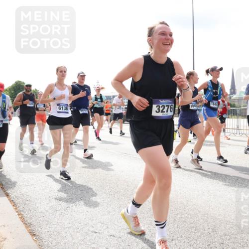 29.06.2025 - hella hamburg halbmarathon Lena Gebhardt http://msf.ph/oto/8415706 29.06.2025 10:42:17 Lombardsbrücke 11617, 3205, 15311, 6136, 9008, 3276, 1840, 1840, 4885, 171, 1039, 1150, 1360, 1624, 1648, 1712, 1752, 1929, 1957, 1994, 2069, 2134, 2145, 2523, 2538, 2580, 2974, 3276, 3326, 3459, 3460, 3568, 3605, 3874, 4329, 4353, 4735, 4736, 4778, 4885, 4891, 4892, 5403, 5419, 5671, 5810, 6136, 6137, 6153, 6430, 6436, 6828, 6837, 6846, 6917, 7040, 7260, 7357, 7557, 7666, 7955, 8014, 8459, 8525, 8526, 8712, 8816, 8908, 9008, 9223, 9370, 9467, 9980, 10027, 10532, 10623 meine-sportfotos.de
