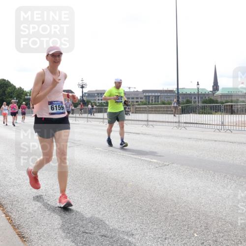 29.06.2025 - hella hamburg halbmarathon Lena Gebhardt http://msf.ph/oto/8415720 29.06.2025 10:26:22 Lombardsbrücke 6159, 1300, 2643, 3617, 4267, 4268, 4315, 4844, 5497, 6159, 6905, 7929, 8079, 8276, 8306, 8357, 8674, 8942, 10219, 11107, 11139, 11270, 11828, 11859, 12126, 12826, 12827, 12945, 12946, 13264, 14063, 14179, 14356, 14726, 14930, 15807, 17369, 17712, 18087, 19144 meine-sportfotos.de