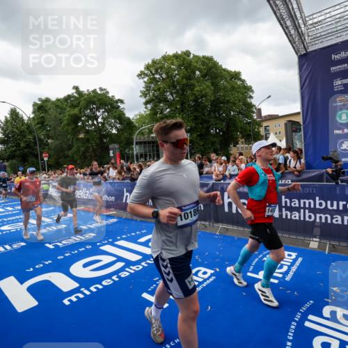 29.06.2025 - hella hamburg halbmarathon Zöllner http://msf.ph/oto/8415743 29.06.2025 10:49:27 Ziel 1342, 1476, 2878, 4183, 4185, 10189, 11339, 11779, 11819, 12670, 13269, 14526, 14838, 15422, 15784, 15894, 15966, 16891, 18476, 18887, 18960 meine-sportfotos.de