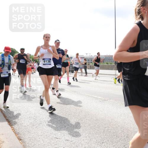 29.06.2025 - hella hamburg halbmarathon Lena Gebhardt http://msf.ph/oto/8415755 29.06.2025 10:42:17 Lombardsbrücke 11617, 13205, 6136, 900, 327, 1039, 1150, 1360, 1624, 1648, 1712, 1752, 1929, 1957, 1994, 2069, 2134, 2145, 2523, 2538, 2580, 2974, 3276, 3326, 3459, 3460, 3568, 3605, 3874, 4329, 4353, 4735, 4736, 4778, 4885, 4891, 4892, 5403, 5419, 5671, 5810, 6136, 6137, 6153, 6430, 6436, 6828, 6837, 6846, 6917, 7040, 7260, 7357, 7557, 7666, 7955, 8014, 8459, 8525, 8526, 8712, 8816, 8908, 9008, 9223, 9370, 9467, 9980, 10027, 10532, 10623 meine-sportfotos.de