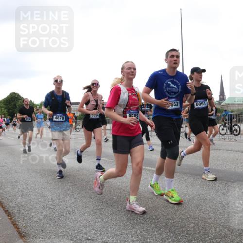 29.06.2025 - hella hamburg halbmarathon Lena Gebhardt http://msf.ph/oto/8415785 29.06.2025 10:51:38 Lombardsbrücke 2736, 4878, 5394, 0592, 9106, 383, 6091, 1157, 1478, 1617, 1997, 2202, 2308, 2380, 2484, 2485, 2593, 2736, 2778, 3240, 3991, 4156, 4652, 4713, 4748, 4808, 4878, 4920, 5291, 5357, 5394, 5534, 5716, 5717, 6007, 6091, 6604, 6885, 6945, 6947, 6954, 6961, 7012, 7769, 7841, 7871, 7992, 8040, 8125, 8399, 8410, 8672, 9166, 9167, 9220, 9340, 9462, 9582, 9583, 9590, 9594, 9673, 9763, 10496, 10521, 10693, 10830, 11034, 11101, 11268, 11575, 11875, 12065 meine-sportfotos.de