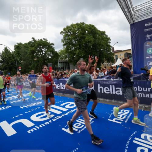 29.06.2025 - hella hamburg halbmarathon Zöllner http://msf.ph/oto/8415817 29.06.2025 10:49:32 Ziel 1342, 1476, 2592, 2596, 2878, 8437, 8689, 8813, 11339, 11340, 11779, 12094, 12670, 13233, 13269, 14838, 15784, 15857, 15894, 15966, 16114, 16592, 16891, 18476, 18887, 18960 meine-sportfotos.de