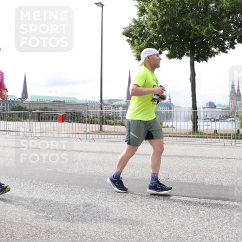 29.06.2025 - hella hamburg halbmarathon Lena Gebhardt http://msf.ph/oto/8415820 29.06.2025 10:26:24 Lombardsbrücke 8357, 1300, 2643, 3617, 4267, 4268, 4315, 4844, 6159, 6905, 7929, 8079, 8276, 8306, 8357, 8674, 8942, 11107, 11139, 11270, 11859, 12126, 12826, 12827, 12945, 12946, 13264, 14063, 14179, 14356, 14726, 14930, 15807, 16788, 17300, 17675, 17712, 18087, 19144 meine-sportfotos.de