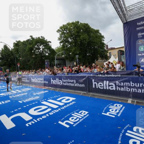 29.06.2025 - hella hamburg halbmarathon Zöllner http://msf.ph/oto/8415837 29.06.2025 10:27:01 Ziel 9079, 12641, 12992, 13780, 13956, 15023, 15671, 19050 meine-sportfotos.de