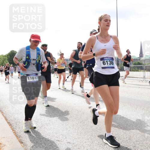 29.06.2025 - hella hamburg halbmarathon Lena Gebhardt http://msf.ph/oto/8415855 29.06.2025 10:42:18 Lombardsbrücke 14381, 11617, 8014, 6136, 1039, 1150, 1360, 1624, 1648, 1752, 1929, 1957, 1994, 2069, 2134, 2145, 2523, 2538, 2580, 2974, 3276, 3326, 3459, 3460, 3568, 3605, 3874, 4329, 4353, 4735, 4736, 4778, 4885, 4891, 4892, 5403, 5419, 5671, 5810, 6136, 6137, 6153, 6430, 6436, 6828, 6837, 6846, 6917, 7040, 7260, 7357, 7557, 7666, 7955, 8014, 8459, 8525, 8526, 8712, 8816, 8908, 9008, 9223, 9370, 9467, 9980, 10027, 10532, 10623 meine-sportfotos.de