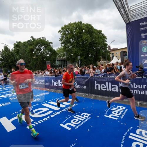 29.06.2025 - hella hamburg halbmarathon Zöllner http://msf.ph/oto/8415879 29.06.2025 10:49:35 Ziel 1476, 2516, 2592, 2596, 2878, 2889, 5705, 8437, 8689, 8813, 9038, 9649, 11339, 11340, 11679, 12094, 13233, 13269, 14562, 15392, 15857, 16114, 16592, 16738, 16891, 17001, 18476, 18887, 18960 meine-sportfotos.de