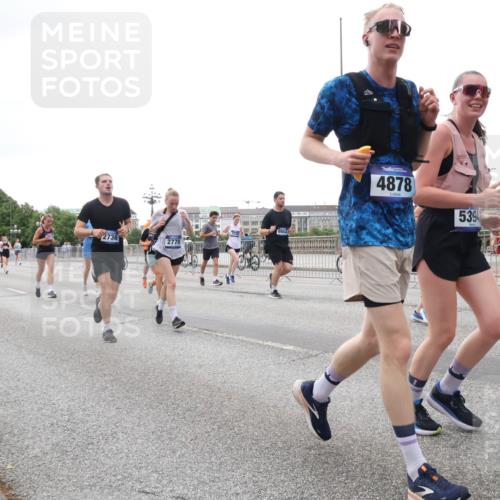 29.06.2025 - hella hamburg halbmarathon Lena Gebhardt http://msf.ph/oto/8415923 29.06.2025 10:51:40 Lombardsbrücke 2736, 1376, 2778, 4878, 5394, 1158, 1617, 1997, 2202, 2308, 2380, 2484, 2485, 2593, 2736, 2778, 3240, 3991, 4652, 4748, 4808, 4878, 5291, 5357, 5394, 5534, 5716, 5717, 6007, 6091, 6604, 6885, 6945, 6947, 6954, 6961, 7682, 7769, 7841, 7871, 7992, 8040, 8125, 8399, 8410, 8672, 9166, 9167, 9220, 9340, 9462, 9582, 9583, 9590, 9594, 9673, 9763, 10496, 10521, 10533, 10693, 10830, 11034, 11101, 11268, 11575, 11875, 12065 meine-sportfotos.de