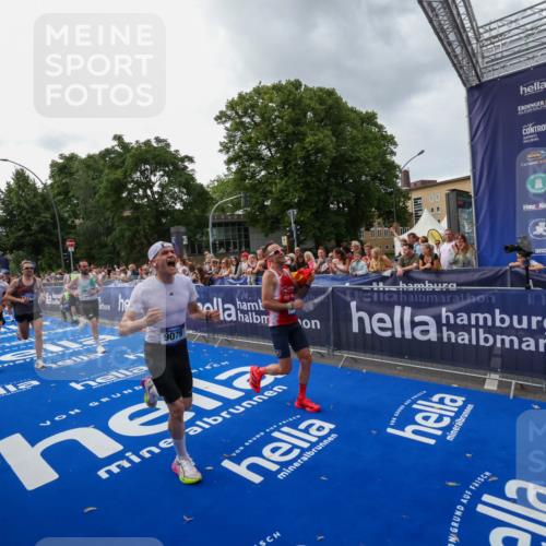 29.06.2025 - hella hamburg halbmarathon Zöllner http://msf.ph/oto/8415926 29.06.2025 10:27:05 Ziel 9079, 12641, 12992, 13780, 13956, 14828, 15671, 19050 meine-sportfotos.de
