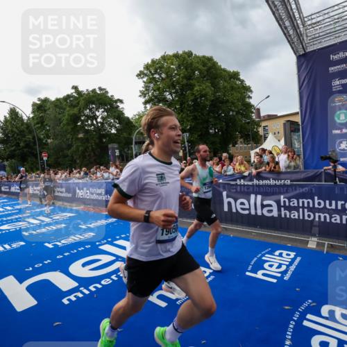 29.06.2025 - hella hamburg halbmarathon Zöllner http://msf.ph/oto/8415957 29.06.2025 10:27:06 Ziel 12641, 13780, 13956, 14828, 15671, 19050 meine-sportfotos.de