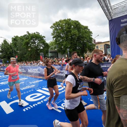 29.06.2025 - hella hamburg halbmarathon Zöllner http://msf.ph/oto/8415972 29.06.2025 10:49:42 Ziel 2504, 2516, 2706, 2889, 2937, 3060, 5705, 5978, 6115, 7332, 9038, 9463, 9619, 9649, 11679, 11977, 14562, 15392, 16738, 16843, 16877, 17001, 18058, 18451, 18926 meine-sportfotos.de