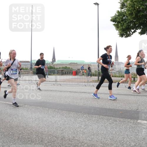 29.06.2025 - hella hamburg halbmarathon Lena Gebhardt http://msf.ph/oto/8415989 29.06.2025 10:51:40 Lombardsbrücke 2736, 2778, 6954, 1617, 1997, 2202, 2308, 2380, 2484, 2485, 2593, 2736, 2778, 3240, 3991, 4652, 4748, 4808, 4878, 5291, 5357, 5394, 5534, 5716, 5717, 6007, 6091, 6604, 6885, 6945, 6947, 6954, 6961, 7682, 7769, 7841, 7871, 7992, 8040, 8125, 8399, 8410, 8672, 9166, 9167, 9220, 9340, 9462, 9582, 9583, 9590, 9594, 9673, 9763, 10496, 10521, 10533, 10693, 10830, 11034, 11101, 11268, 11575, 11875, 12065 meine-sportfotos.de