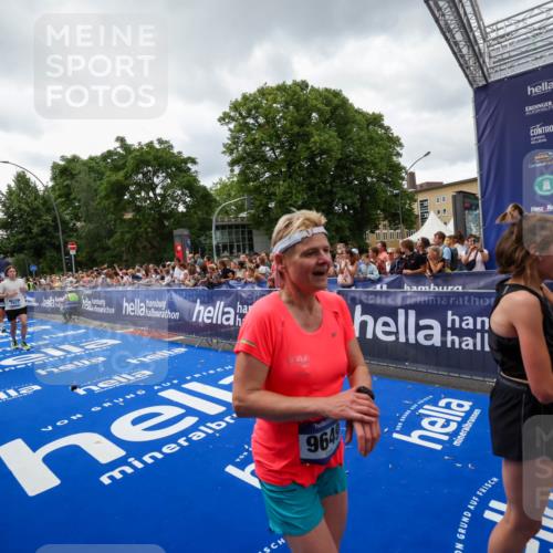 29.06.2025 - hella hamburg halbmarathon Zöllner http://msf.ph/oto/8415992 29.06.2025 10:49:42 Ziel 2504, 2516, 2706, 2889, 2937, 3060, 5705, 5978, 6115, 7332, 9038, 9463, 9619, 9649, 11679, 11977, 14562, 15392, 16738, 16843, 16877, 17001, 18058, 18451, 18926 meine-sportfotos.de
