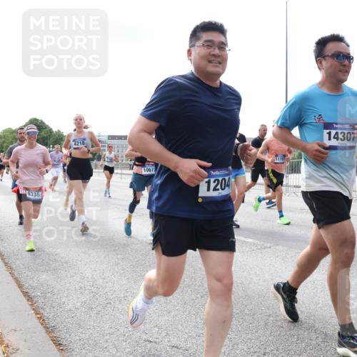 29.06.2025 - hella hamburg halbmarathon Lena Gebhardt http://msf.ph/oto/8416022 29.06.2025 10:17:40 Lombardsbrücke 6336, 4218, 10677, 1204, 1170, 14307, 1015, 1083, 1204, 1274, 1458, 1477, 1622, 1641, 1749, 1795, 2094, 2259, 2305, 2548, 2860, 3138, 3292, 3464, 3466, 3802, 3803, 4194, 4218, 4852, 5002, 5004, 5023, 5290, 5611, 5733, 6126, 6128, 6254, 6336, 6352, 6520, 6522, 6786, 7011, 7258, 7291, 7410, 7413, 7445, 7566, 7647, 7844, 7945, 8128, 8144, 8210, 8253, 8309, 8351, 8433, 8799, 8895, 9152, 9259, 9400, 9798, 9848, 9964, 10174, 10509 meine-sportfotos.de