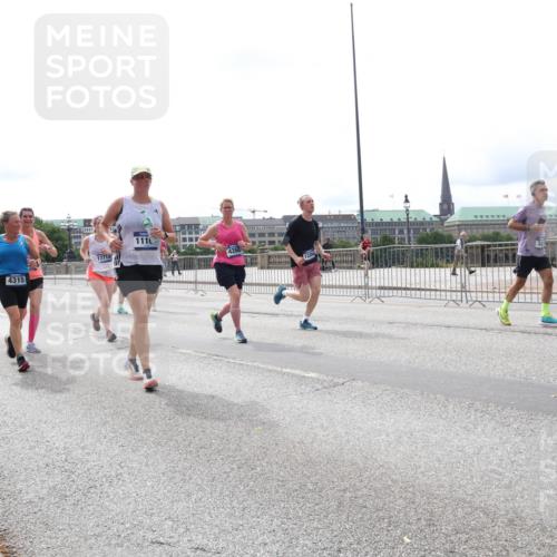 29.06.2025 - hella hamburg halbmarathon Lena Gebhardt http://msf.ph/oto/8416045 29.06.2025 10:26:27 Lombardsbrücke 42, 4315, 17712, 1110, 1300, 2643, 3617, 4267, 4268, 4315, 4507, 4509, 4844, 6159, 6905, 7929, 8079, 8276, 8306, 8357, 8674, 8942, 9186, 11107, 11139, 11270, 12126, 12826, 12827, 13264, 14063, 14179, 14356, 14726, 14930, 15807, 16788, 17300, 17675, 17712, 18074, 18087, 19144 meine-sportfotos.de