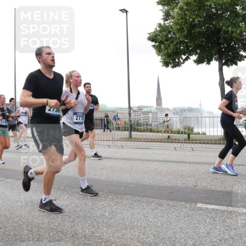 29.06.2025 - hella hamburg halbmarathon Lena Gebhardt http://msf.ph/oto/8416050 29.06.2025 10:51:41 Lombardsbrücke 4748, 7770, 2736, 2778, 354, 1617, 1997, 2202, 2308, 2380, 2484, 2485, 2593, 2736, 2778, 3240, 3991, 4652, 4748, 4808, 4878, 5291, 5357, 5394, 5534, 5716, 5717, 6007, 6091, 6604, 6885, 6945, 6947, 6954, 6961, 7682, 7769, 7841, 7871, 7992, 8040, 8125, 8399, 8672, 9166, 9220, 9340, 9462, 9582, 9583, 9590, 9594, 9673, 9763, 10496, 10521, 10533, 10693, 10830, 11034, 11101, 11268, 11575, 11875, 12065 meine-sportfotos.de