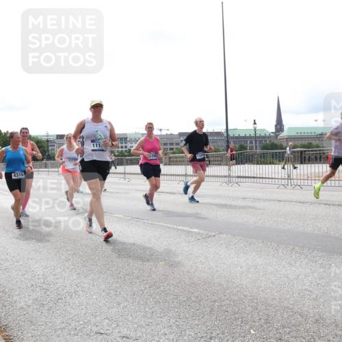 29.06.2025 - hella hamburg halbmarathon Lena Gebhardt http://msf.ph/oto/8416065 29.06.2025 10:26:27 Lombardsbrücke 8942, 4315, 17712, 111, 1300, 2643, 3617, 4267, 4268, 4315, 4507, 4509, 4844, 6159, 6905, 7929, 8079, 8276, 8306, 8357, 8674, 8942, 9186, 11107, 11139, 11270, 12126, 12826, 12827, 13264, 14063, 14179, 14356, 14726, 14930, 15807, 16788, 17300, 17675, 17712, 18074, 18087, 19144 meine-sportfotos.de