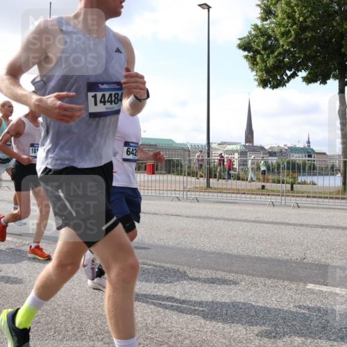 29.06.2025 - hella hamburg halbmarathon Lena Gebhardt http://msf.ph/oto/8416080 29.06.2025 09:50:57 Lombardsbrücke 15866, 14484, 181, 642, 1209, 1256, 1358, 1441, 1677, 1697, 1700, 1882, 1962, 2546, 2579, 2675, 2719, 3056, 3626, 3947, 4205, 4229, 4380, 4854, 4888, 4889, 4893, 5026, 5087, 5275, 5387, 5472, 5506, 5508, 5745, 5752, 5916, 6080, 6429, 6458, 6529, 6593, 6639, 6686, 6687, 6901, 7026, 7110, 7116, 7284, 7635, 8091, 8122, 8319, 8574, 8958, 8966, 9116, 9262, 9371, 9380, 9755, 9833, 10064, 10193, 10415, 10469, 10783, 10922, 11281, 11284, 11305, 11379, 11907, 12153 meine-sportfotos.de