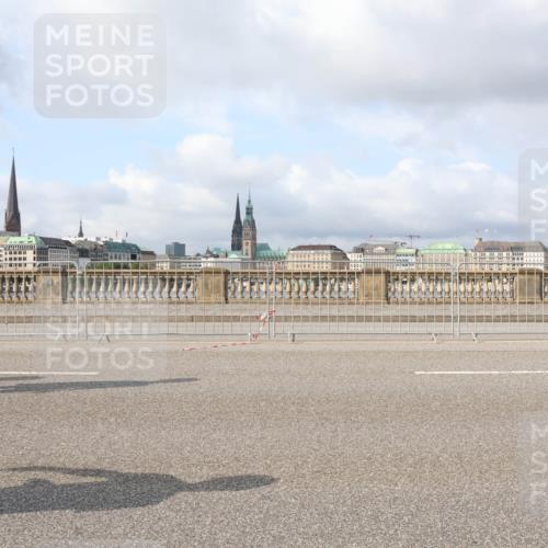29.06.2025 - hella hamburg halbmarathon Lena Gebhardt http://msf.ph/oto/8416081 29.06.2025 08:56:51 Lombardsbrücke 0105, 10 meine-sportfotos.de
