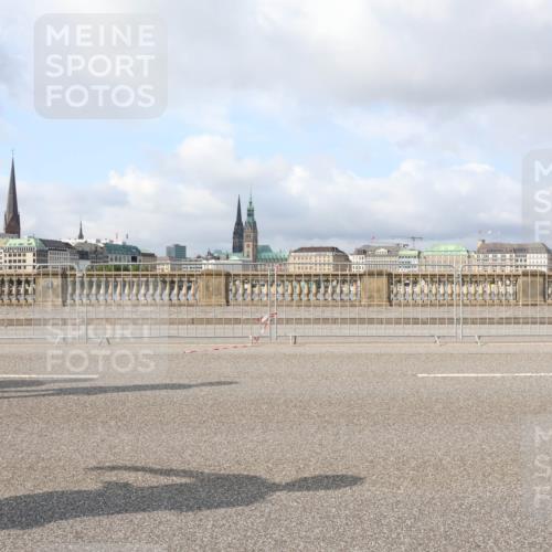 29.06.2025 - hella hamburg halbmarathon Lena Gebhardt http://msf.ph/oto/8416103 29.06.2025 08:56:52 Lombardsbrücke  meine-sportfotos.de