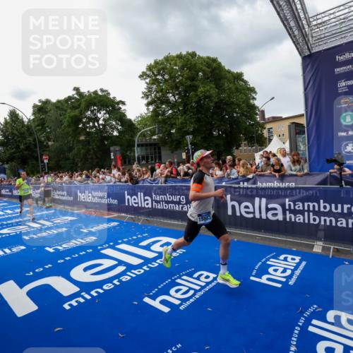 29.06.2025 - hella hamburg halbmarathon Zöllner http://msf.ph/oto/8416204 29.06.2025 10:27:23 Ziel 14019, 15136, 15576, 15583, 18037, 18124 meine-sportfotos.de