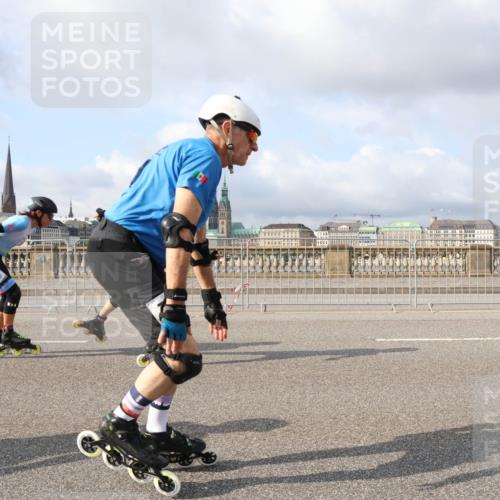 29.06.2025 - hella hamburg halbmarathon Lena Gebhardt http://msf.ph/oto/8416227 29.06.2025 08:56:52 Lombardsbrücke 439 meine-sportfotos.de