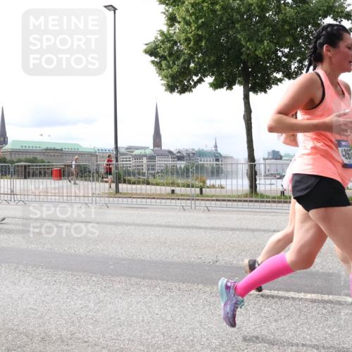 29.06.2025 - hella hamburg halbmarathon Lena Gebhardt http://msf.ph/oto/8416266 29.06.2025 10:26:30 Lombardsbrücke 12827, 12826, 426, 1300, 2643, 3617, 4267, 4268, 4315, 4507, 4509, 4844, 6159, 6625, 6905, 7929, 8079, 8276, 8306, 8357, 8674, 8942, 9186, 11107, 11270, 11740, 12126, 12826, 12827, 13264, 14063, 14356, 14726, 14930, 15027, 15807, 15878, 16788, 17300, 17675, 17712, 18074, 18087, 18516, 19144 meine-sportfotos.de