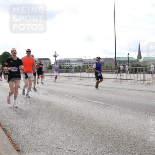 29.06.2025 - hella hamburg halbmarathon Lena Gebhardt http://msf.ph/oto/8416305 29.06.2025 10:17:45 Lombardsbrücke 1458, 2683, 27, 7258, 1015, 1159, 1160, 1204, 1274, 1458, 1477, 1622, 1641, 1749, 1795, 2094, 2259, 2305, 2548, 2860, 2931, 3138, 3292, 3802, 3803, 4194, 4218, 4852, 5002, 5004, 5290, 5611, 5733, 6254, 6336, 6352, 6520, 6786, 7011, 7094, 7258, 7291, 7410, 7413, 7445, 7566, 7641, 7647, 7649, 7844, 7945, 8128, 8144, 8210, 8309, 8351, 8433, 8607, 8799, 8895, 9400, 9717, 9734, 9798, 9848, 9964, 10174, 10332, 10509 meine-sportfotos.de