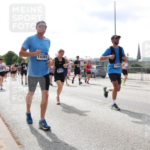 29.06.2025 - hella hamburg halbmarathon Lena Gebhardt http://msf.ph/oto/8416352 29.06.2025 10:42:22 Lombardsbrücke 14381, 110, 8712, 12904, 13456, 1039, 1150, 1360, 1624, 1752, 1929, 1957, 1994, 2069, 2134, 2145, 2523, 2538, 2580, 2974, 3276, 3326, 3459, 3460, 3568, 3605, 3874, 4329, 4334, 4353, 4735, 4736, 4778, 4885, 4891, 4892, 5403, 5417, 5419, 5671, 5810, 6136, 6137, 6153, 6430, 6436, 6764, 6828, 6837, 6846, 6917, 7040, 7260, 7357, 7513, 7557, 7666, 8014, 8459, 8525, 8526, 8529, 8712, 8816, 8908, 9008, 9223, 9370, 9980, 10027, 10454, 10532, 10623, 13241 meine-sportfotos.de