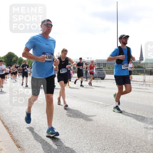 29.06.2025 - hella hamburg halbmarathon Lena Gebhardt http://msf.ph/oto/8416381 29.06.2025 10:42:22 Lombardsbrücke 16452, 5419, 381, 8712, 13456, 1039, 1150, 1360, 1624, 1752, 1929, 1957, 1994, 2069, 2134, 2145, 2523, 2538, 2580, 2974, 3276, 3326, 3459, 3460, 3568, 3605, 3874, 4329, 4334, 4353, 4735, 4736, 4778, 4885, 4891, 4892, 5403, 5417, 5419, 5671, 5810, 6136, 6137, 6153, 6430, 6436, 6764, 6828, 6837, 6846, 6917, 7040, 7260, 7357, 7513, 7557, 7666, 8014, 8459, 8525, 8526, 8529, 8712, 8816, 8908, 9008, 9223, 9370, 9980, 10027, 10454, 10532, 10623, 13241 meine-sportfotos.de