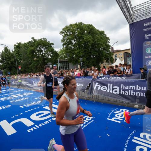 29.06.2025 - hella hamburg halbmarathon Zöllner http://msf.ph/oto/8416402 29.06.2025 10:50:03 Ziel 1216, 1321, 2020, 2540, 3692, 3852, 7100, 7657, 8454, 9213, 9491, 12271, 12527, 12733, 13225, 13758, 16403, 16716, 16732, 16887, 18884, 19112 meine-sportfotos.de