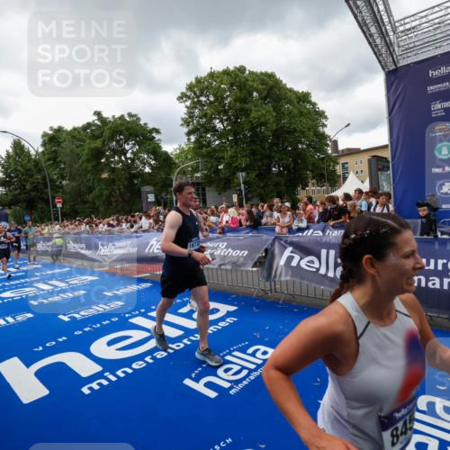 29.06.2025 - hella hamburg halbmarathon Zöllner http://msf.ph/oto/8416410 29.06.2025 10:50:04 Ziel 1216, 1321, 2020, 3692, 3852, 7100, 7657, 8454, 9031, 9213, 9303, 12271, 12733, 13225, 13758, 16403, 16716, 16732, 18884, 19112 meine-sportfotos.de