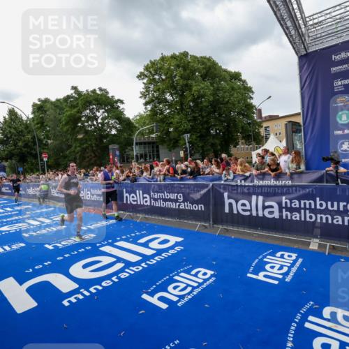 29.06.2025 - hella hamburg halbmarathon Zöllner http://msf.ph/oto/8416476 29.06.2025 10:27:40 Ziel 2203, 7651, 8731, 10655, 12341, 17354, 18832 meine-sportfotos.de