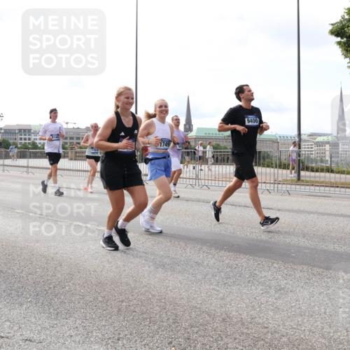 29.06.2025 - hella hamburg halbmarathon Lena Gebhardt http://msf.ph/oto/8416544 29.06.2025 10:17:48 Lombardsbrücke 1458, 8144, 17616, 1749, 9400, 1015, 1159, 1160, 1204, 1268, 1274, 1458, 1477, 1622, 1641, 1749, 1795, 2094, 2147, 2259, 2305, 2548, 2860, 2931, 3138, 3292, 3802, 3803, 4194, 4218, 4852, 5002, 5004, 5290, 5611, 5733, 6254, 6336, 6352, 6520, 6786, 7011, 7094, 7258, 7291, 7410, 7413, 7445, 7566, 7641, 7649, 7838, 7844, 7882, 7883, 8128, 8144, 8210, 8248, 8309, 8351, 8433, 8607, 8799, 8895, 9400, 9539, 9717, 9734, 9798, 9848, 9964, 10174, 10332, 10509 meine-sportfotos.de