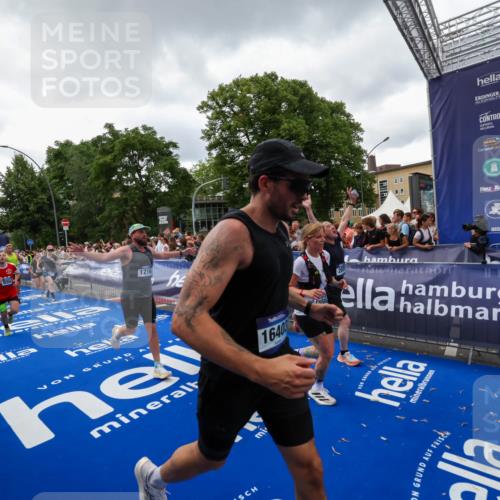 29.06.2025 - hella hamburg halbmarathon Zöllner http://msf.ph/oto/8416557 29.06.2025 10:50:10 Ziel 1216, 1321, 1507, 2020, 3296, 3562, 7176, 8313, 9031, 9303, 9965, 12203, 12235, 13282, 14257, 16403, 18228, 18657, 18658, 18884 meine-sportfotos.de
