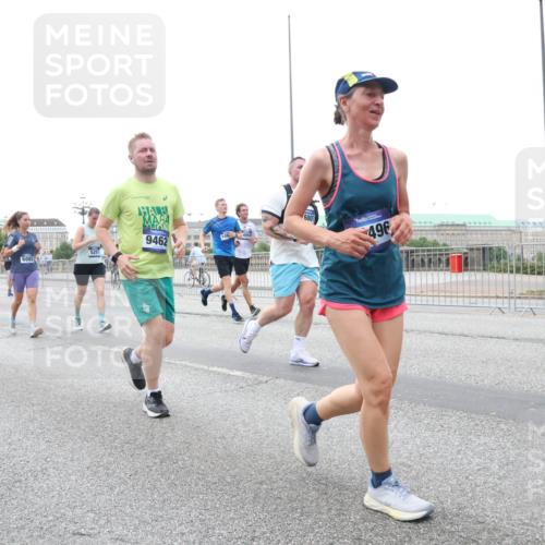 29.06.2025 - hella hamburg halbmarathon Lena Gebhardt http://msf.ph/oto/8416613 29.06.2025 10:51:49 Lombardsbrücke 9462, 149, 5291, 8399, 6885, 496, 1418, 1617, 1978, 1997, 2308, 2484, 2485, 2593, 2736, 2778, 3038, 3240, 3991, 4598, 4606, 4748, 4808, 4878, 5062, 5291, 5394, 5534, 5716, 5717, 6007, 6091, 6456, 6604, 6885, 6945, 6947, 6954, 6961, 7682, 7769, 7841, 7871, 7992, 8040, 8125, 8250, 8251, 8399, 8621, 9220, 9340, 9460, 9462, 9582, 9583, 9590, 9594, 9673, 9730, 9763, 10496, 10521, 10533, 10673, 10693, 10830, 11034, 11101, 11268, 11375, 11575, 11875, 12065 meine-sportfotos.de