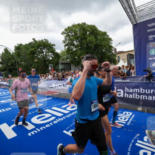 29.06.2025 - hella hamburg halbmarathon Zöllner http://msf.ph/oto/8416625 29.06.2025 10:50:14 Ziel 1119, 1507, 3296, 3562, 7176, 7930, 7932, 8313, 9965, 10371, 11607, 12203, 12235, 13282, 14257, 15620, 18228, 18657, 18658, 18811, 19040 meine-sportfotos.de