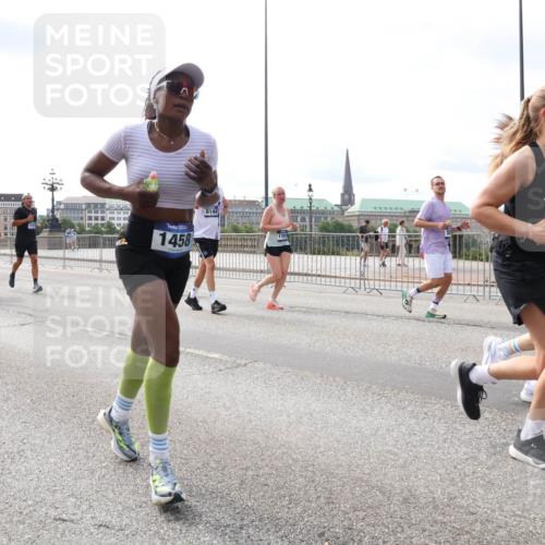 29.06.2025 - hella hamburg halbmarathon Lena Gebhardt http://msf.ph/oto/8416628 29.06.2025 10:17:49 Lombardsbrücke 17200, 7566, 1458, 8144, 1015, 1159, 1160, 1204, 1268, 1274, 1325, 1458, 1622, 1641, 1749, 1795, 2094, 2147, 2259, 2305, 2548, 2860, 2931, 3138, 3292, 3802, 3803, 3977, 4194, 4218, 4852, 5002, 5004, 5290, 5611, 5733, 6254, 6336, 6352, 6520, 6786, 7011, 7094, 7258, 7291, 7410, 7413, 7566, 7641, 7649, 7838, 7844, 7882, 7883, 8128, 8144, 8210, 8248, 8309, 8351, 8433, 8607, 8799, 8895, 9400, 9539, 9717, 9734, 9798, 9848, 9964, 10174, 10332, 10509 meine-sportfotos.de