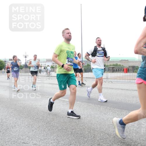 29.06.2025 - hella hamburg halbmarathon Lena Gebhardt http://msf.ph/oto/8416635 29.06.2025 10:51:49 Lombardsbrücke 165, 6885, 5291, 16807, 9462, 1418, 1617, 1978, 1997, 2308, 2484, 2485, 2593, 2736, 2778, 3038, 3240, 3991, 4598, 4606, 4748, 4808, 4878, 5062, 5291, 5394, 5534, 5716, 5717, 6007, 6091, 6456, 6604, 6885, 6945, 6947, 6954, 6961, 7682, 7769, 7841, 7871, 7992, 8040, 8125, 8250, 8251, 8399, 8621, 9220, 9340, 9460, 9462, 9582, 9583, 9590, 9594, 9673, 9730, 9763, 10496, 10521, 10533, 10673, 10693, 10830, 11034, 11101, 11268, 11375, 11575, 11875, 12065 meine-sportfotos.de