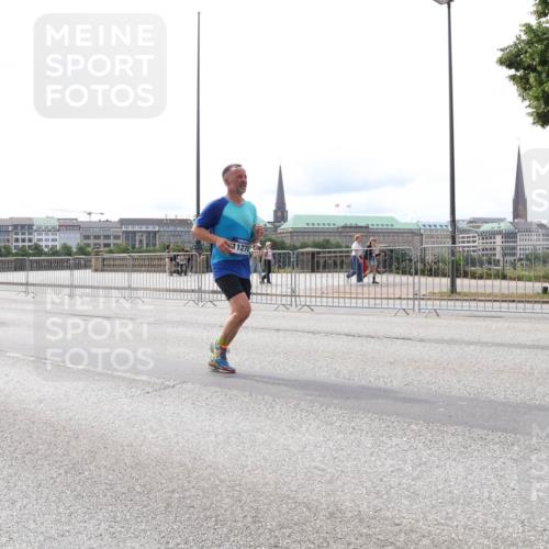 29.06.2025 - hella hamburg halbmarathon Lena Gebhardt http://msf.ph/oto/8416737 29.06.2025 10:26:42 Lombardsbrücke 18516, 15807, 1270, 1300, 1793, 1973, 2045, 2643, 3617, 4267, 4268, 4315, 4507, 4509, 4844, 6625, 6905, 7069, 7929, 8079, 8306, 8357, 8942, 9186, 11107, 11270, 11740, 12071, 12126, 12826, 12827, 13264, 13462, 14930, 15027, 15807, 15878, 16479, 16788, 17300, 17675, 17712, 18074, 18087, 18516, 18962, 18978 meine-sportfotos.de