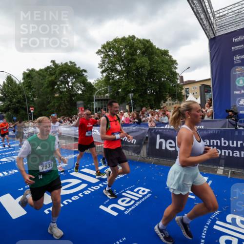 29.06.2025 - hella hamburg halbmarathon Zöllner http://msf.ph/oto/8416745 29.06.2025 10:50:22 Ziel 4247, 4933, 7930, 7932, 8899, 8921, 12949, 13609, 13690, 14034, 15620, 16000, 16242, 18499, 18811, 19040 meine-sportfotos.de