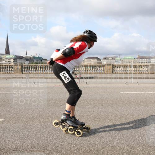 29.06.2025 - hella hamburg halbmarathon Lena Gebhardt http://msf.ph/oto/8416754 29.06.2025 08:56:57 Lombardsbrücke 542 meine-sportfotos.de