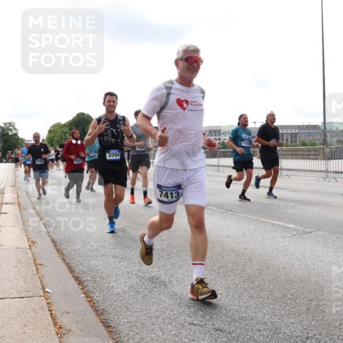 29.06.2025 - hella hamburg halbmarathon Lena Gebhardt http://msf.ph/oto/8416791 29.06.2025 10:17:50 Lombardsbrücke 1657, 7566, 9798, 2094, 16559, 7413, 17269, 1015, 1159, 1160, 1204, 1268, 1274, 1325, 1458, 1622, 1641, 1749, 1795, 2094, 2147, 2259, 2305, 2548, 2860, 2931, 3138, 3292, 3802, 3803, 3977, 4194, 4218, 4852, 5002, 5004, 5290, 5611, 5733, 6254, 6336, 6352, 6520, 6786, 7011, 7094, 7258, 7291, 7410, 7413, 7566, 7641, 7649, 7838, 7844, 7882, 7883, 8128, 8144, 8210, 8248, 8309, 8351, 8433, 8607, 8799, 8895, 9400, 9539, 9717, 9734, 9798, 9848, 9964, 10174, 10332, 10509 meine-sportfotos.de