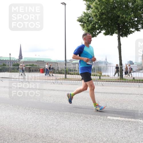 29.06.2025 - hella hamburg halbmarathon Lena Gebhardt http://msf.ph/oto/8416796 29.06.2025 10:26:43 Lombardsbrücke 127, 1300, 1793, 1973, 2045, 2643, 3617, 4267, 4268, 4315, 4507, 4509, 4844, 5494, 6625, 6905, 7069, 7929, 8079, 8357, 8942, 9186, 10465, 11107, 11270, 11740, 12071, 12126, 12826, 12827, 13264, 13462, 14930, 15027, 15807, 15878, 16479, 16788, 17300, 17675, 17712, 18074, 18087, 18516, 18962, 18978 meine-sportfotos.de