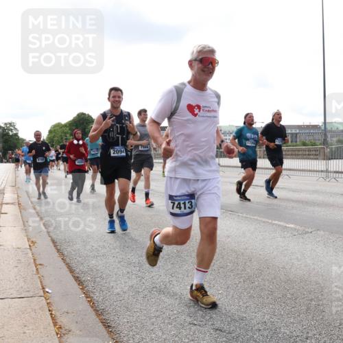 29.06.2025 - hella hamburg halbmarathon Lena Gebhardt http://msf.ph/oto/8416809 29.06.2025 10:17:50 Lombardsbrücke 16576, 2094, 7566, 16555, 7413, 17269, 1727, 1015, 1159, 1160, 1204, 1268, 1274, 1325, 1458, 1622, 1641, 1749, 1795, 2094, 2147, 2259, 2305, 2548, 2860, 2931, 3138, 3292, 3802, 3803, 3977, 4194, 4218, 4852, 5002, 5004, 5290, 5611, 5733, 6254, 6336, 6352, 6520, 6786, 7011, 7094, 7258, 7291, 7410, 7413, 7566, 7641, 7649, 7838, 7844, 7882, 7883, 8128, 8144, 8210, 8248, 8309, 8351, 8433, 8607, 8799, 8895, 9400, 9539, 9717, 9734, 9798, 9848, 9964, 10174, 10332, 10509 meine-sportfotos.de