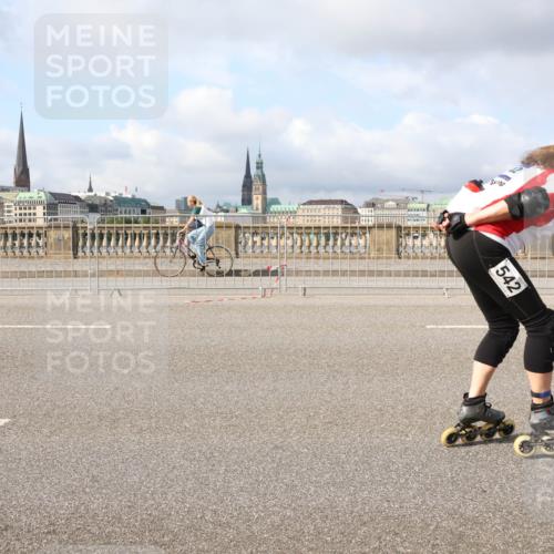 29.06.2025 - hella hamburg halbmarathon Lena Gebhardt http://msf.ph/oto/8416835 29.06.2025 08:56:57 Lombardsbrücke 542 meine-sportfotos.de