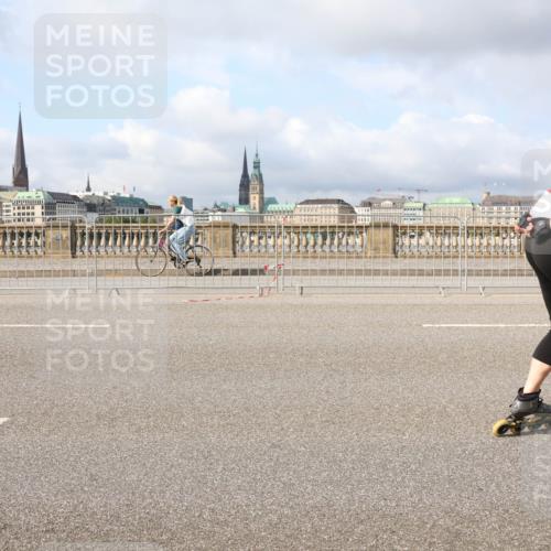 29.06.2025 - hella hamburg halbmarathon Lena Gebhardt http://msf.ph/oto/8416861 29.06.2025 08:56:57 Lombardsbrücke 542 meine-sportfotos.de