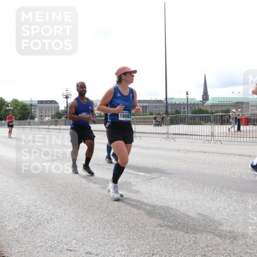 29.06.2025 - hella hamburg halbmarathon Lena Gebhardt http://msf.ph/oto/8416878 29.06.2025 10:26:45 Lombardsbrücke 18087, 1851, 1300, 1793, 1973, 2045, 2643, 4267, 4268, 4315, 4507, 4509, 4844, 5494, 6625, 6905, 7069, 7929, 8056, 8079, 8357, 8942, 9186, 10465, 11270, 11740, 12071, 12126, 13264, 13462, 14930, 15027, 15807, 15878, 16479, 16788, 17300, 17675, 17712, 18074, 18087, 18516, 18962, 18978 meine-sportfotos.de