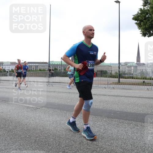 29.06.2025 - hella hamburg halbmarathon Lena Gebhardt http://msf.ph/oto/8416958 29.06.2025 10:51:53 Lombardsbrücke 0830, 6947, 5534, 8399, 1418, 1978, 1997, 2308, 2484, 2485, 2593, 2736, 2778, 3038, 3240, 3991, 4087, 4273, 4598, 4606, 4748, 4808, 4878, 5062, 5291, 5394, 5534, 5716, 5717, 6007, 6091, 6456, 6604, 6885, 6945, 6947, 6954, 6985, 7682, 7769, 7841, 7871, 7992, 8125, 8250, 8251, 8399, 8621, 9220, 9340, 9460, 9462, 9582, 9583, 9590, 9594, 9673, 9730, 10496, 10521, 10533, 10673, 10693, 10830, 11101, 11268, 11375, 11875, 12065 meine-sportfotos.de