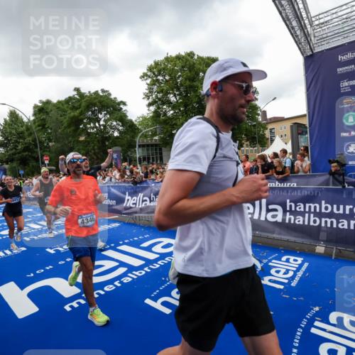 29.06.2025 - hella hamburg halbmarathon Zöllner http://msf.ph/oto/8417044 29.06.2025 10:50:44 Ziel 1399, 2234, 2788, 4346, 6662, 6712, 7134, 7583, 7786, 7952, 9057, 11356, 13701, 13808, 13875, 15519, 16291, 17908, 18229, 18413, 18820 meine-sportfotos.de