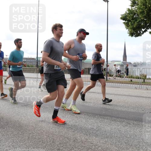 29.06.2025 - hella hamburg halbmarathon Lena Gebhardt http://msf.ph/oto/8417069 29.06.2025 10:17:53 Lombardsbrücke 16555, 1627, 18582, 784, 1015, 1159, 1160, 1204, 1268, 1274, 1325, 1458, 1554, 1622, 1641, 1749, 1795, 1982, 2094, 2147, 2259, 2305, 2548, 2931, 3138, 3292, 3977, 4194, 4218, 4852, 5002, 5004, 5290, 5611, 5733, 6254, 6270, 6336, 6352, 6786, 7011, 7094, 7258, 7291, 7413, 7566, 7641, 7649, 7838, 7844, 7882, 7883, 8067, 8128, 8144, 8248, 8351, 8607, 8799, 8895, 9400, 9539, 9717, 9734, 9798, 9844, 9848, 9964, 10174, 10332, 10509 meine-sportfotos.de